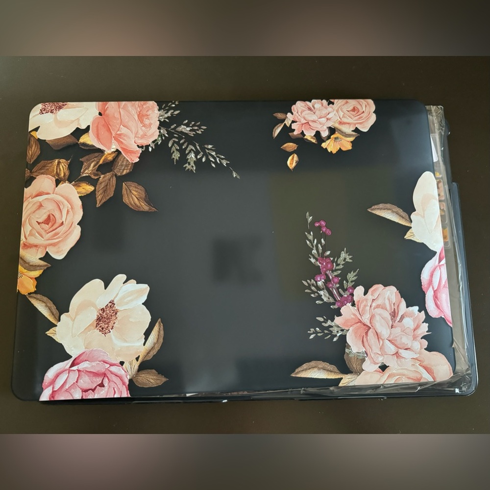 Brand New MacBook Pro 13” Case w/ Accessories